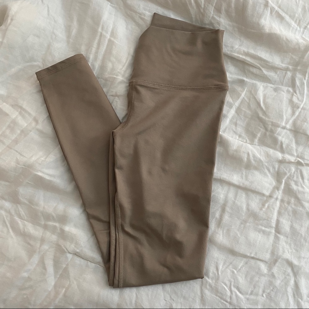 Alo Yoga High-Waist Airlift Legging